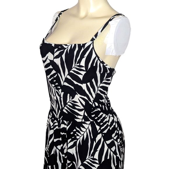 Old Navy Black and White Palm Print Jumpsuit Size Women Medium - Picture 6 of 12